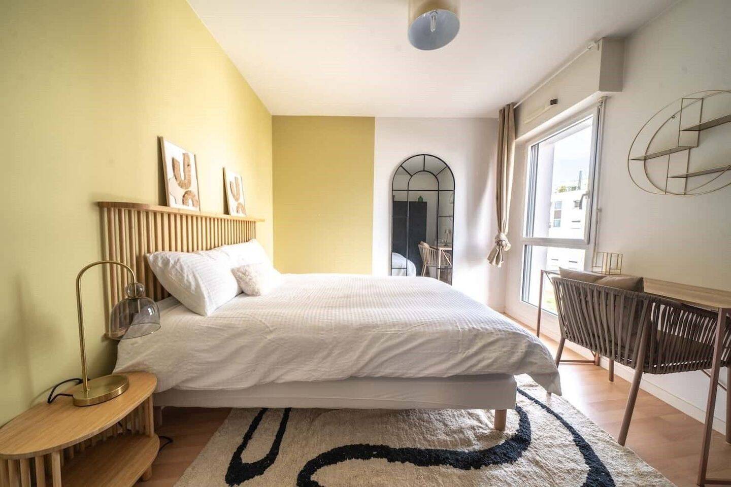 Move into this pleasant 11 m² co-living room on the Île de Nante — 1