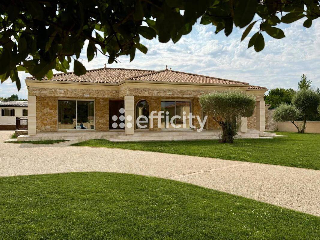 Maison 4 pièces 130 m² · à Ambarès-Et-Lagrave · 129,5 m² · 569 000 €
