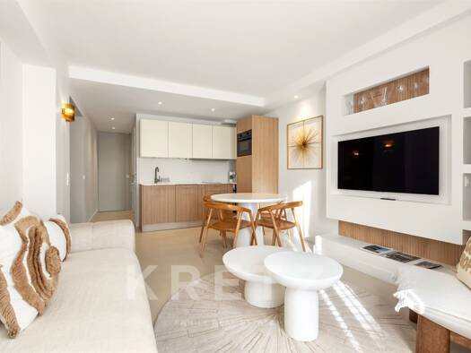 Appartement à vendre 1 090 000 € 3 pièces 2 chambres 56 m² Étage 2/2 Zone Ouest Urbaine Saint-Tropez 83990