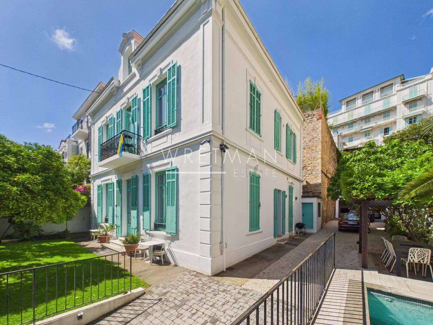 Maison 9 pièces 243 m² · à Cannes · 242,9 m² · 2 740 000 €