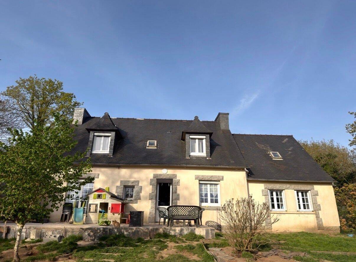 Maison 5 pièces 115 m² · à La Feuillée · 115 m² · 170 000 €
