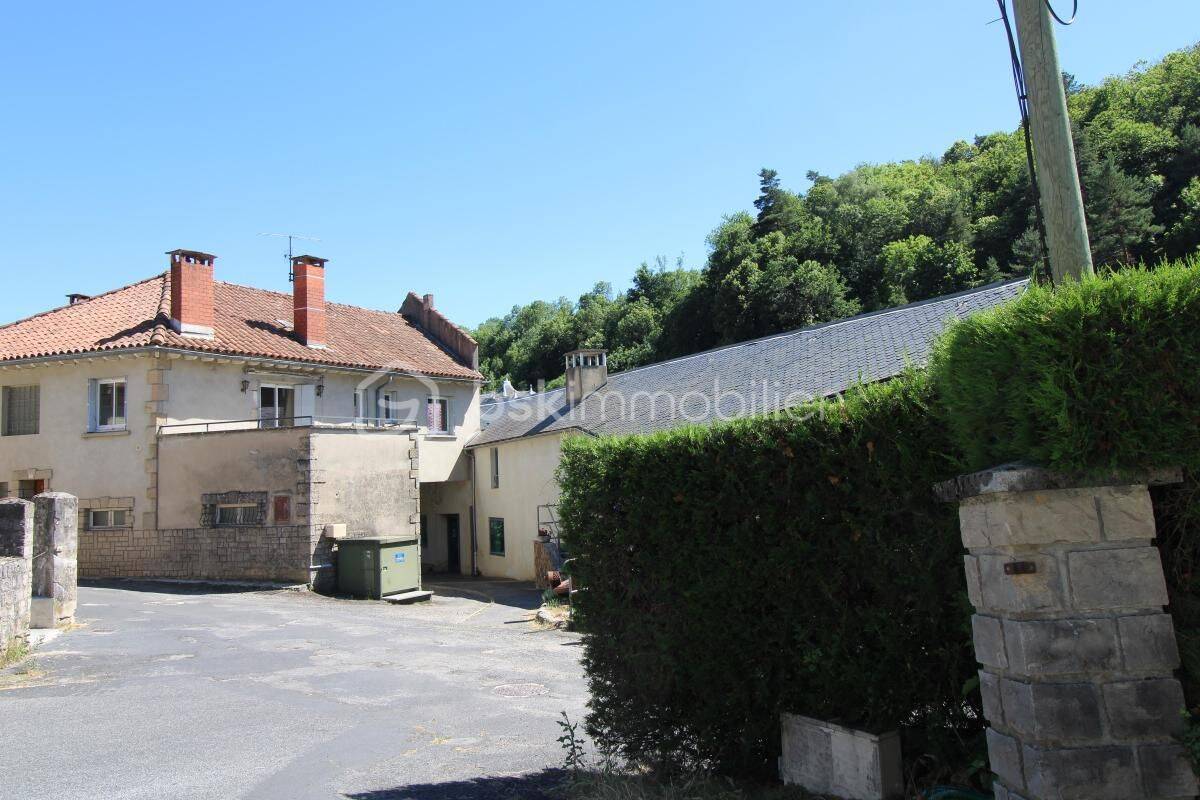 Maison 10 pièces 150 m² · à Saint-Jean-du-Bruel · 150 m² · 192 000 €