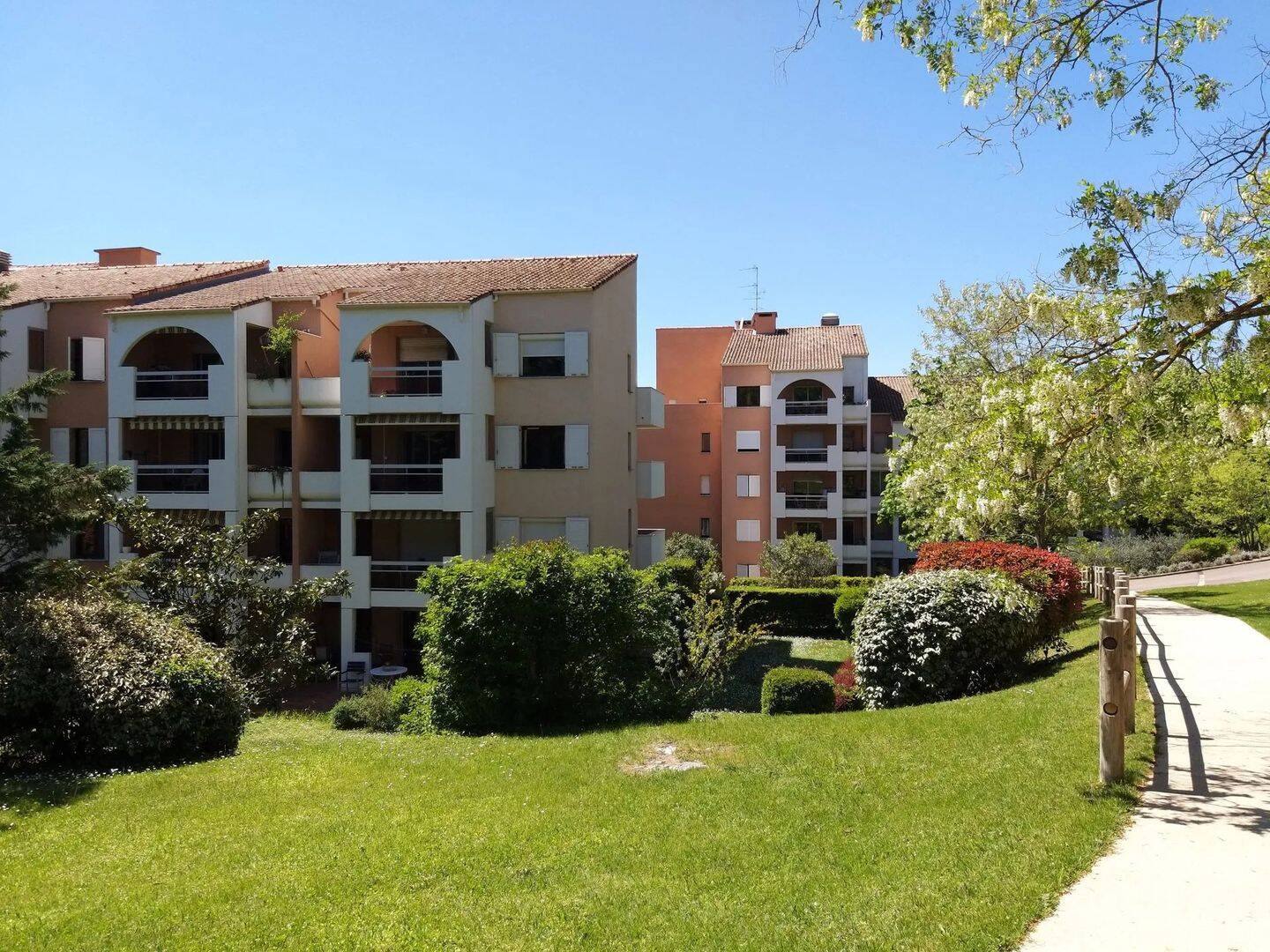 Appartement 2 pièces 55 m² · à Aix-en-Provence · 54,6 m² · 152 000 €
