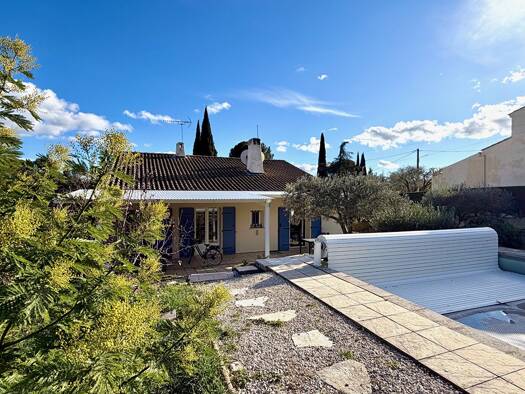 Maison à vendre 526 000 € 6 pièces 5 chambres 168 m² 742 m² de terrain Lamanon 13113