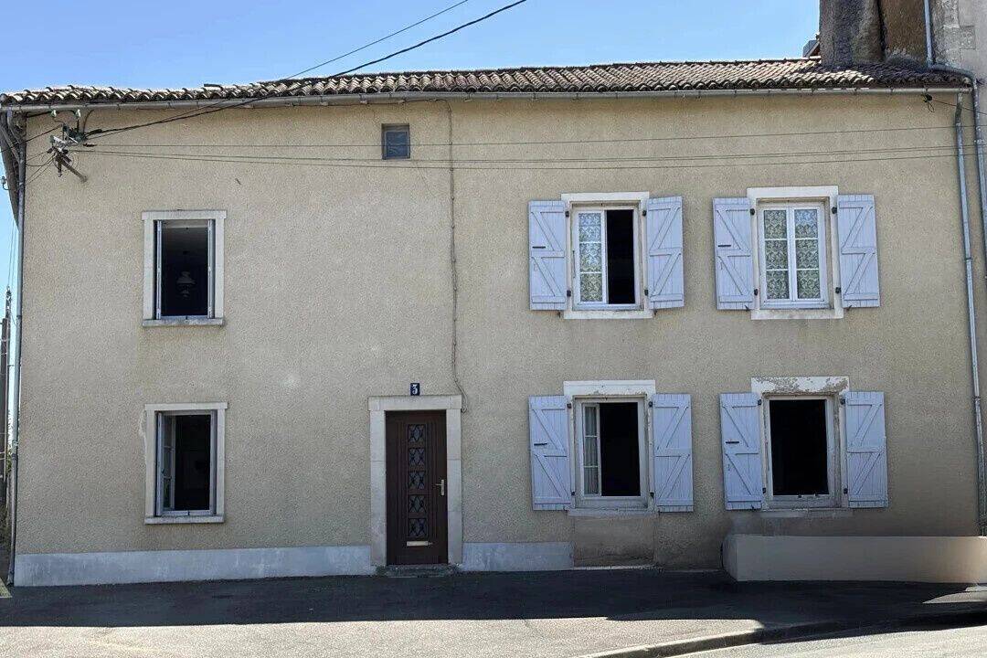 Maison 7 pièces 179 m² · à Saint-Maixent-l'École · 179 m² · 147 000 €