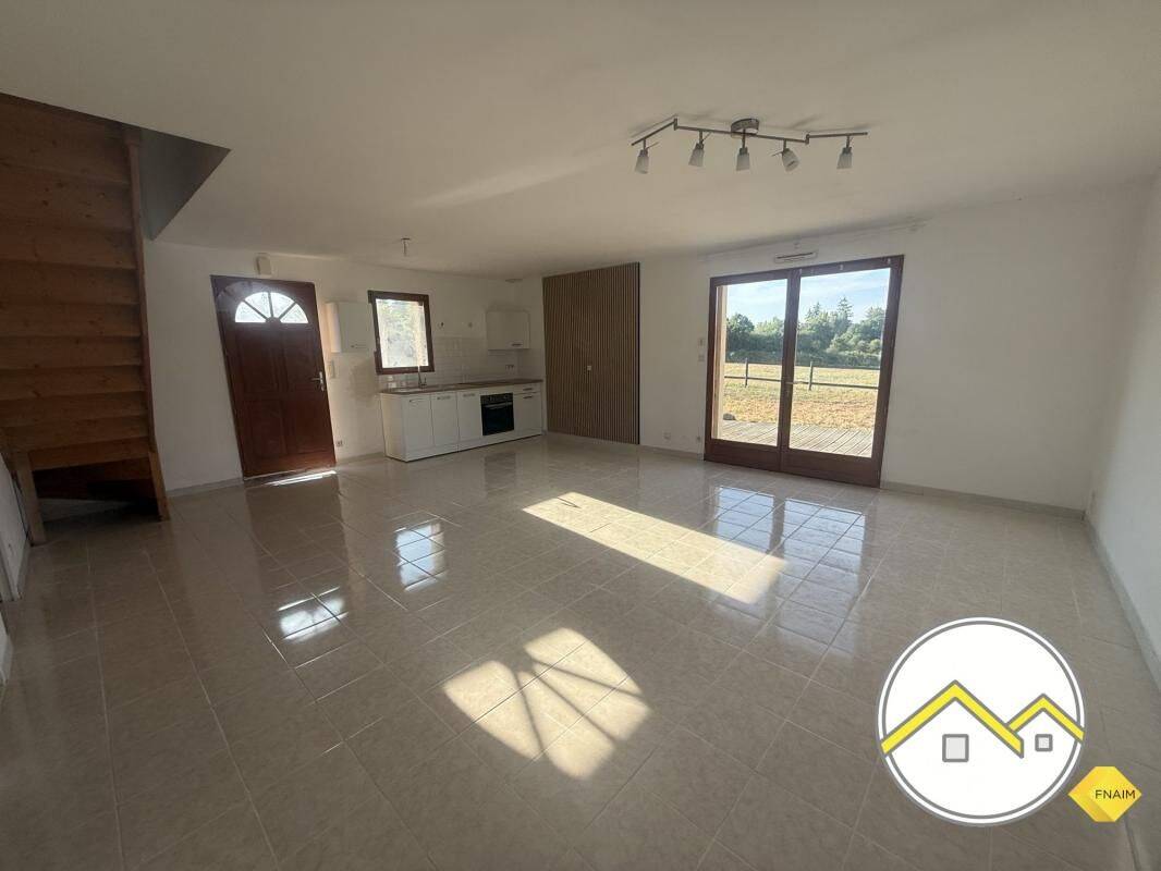 Maison 3 pièces 76 m² · à Saint-Aubin-des-Châteaux · 76 m² · 680 €