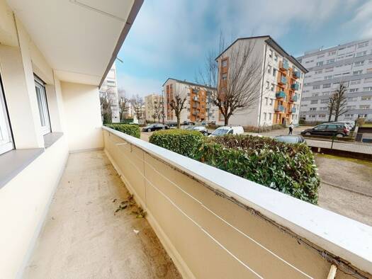 Appartement à vendre 164 000 € 4 pièces 2 chambres 78 m² RDC/4 Annexe Bischheim 67800