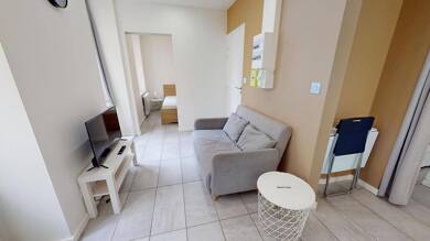 Appartement à louer 570 € 2 pièces 1 chambre 25 m² Étage 3/3 Trois Quartiers-Centre Ville Poitiers 86000