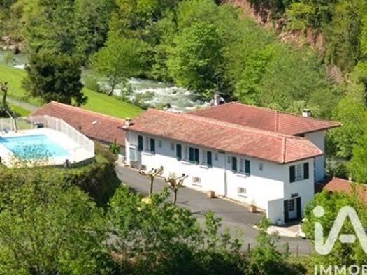 Maison à vendre 485 000 € 15 pièces 11 chambres 700 m² 513 m² de terrain Estérençuby 64220