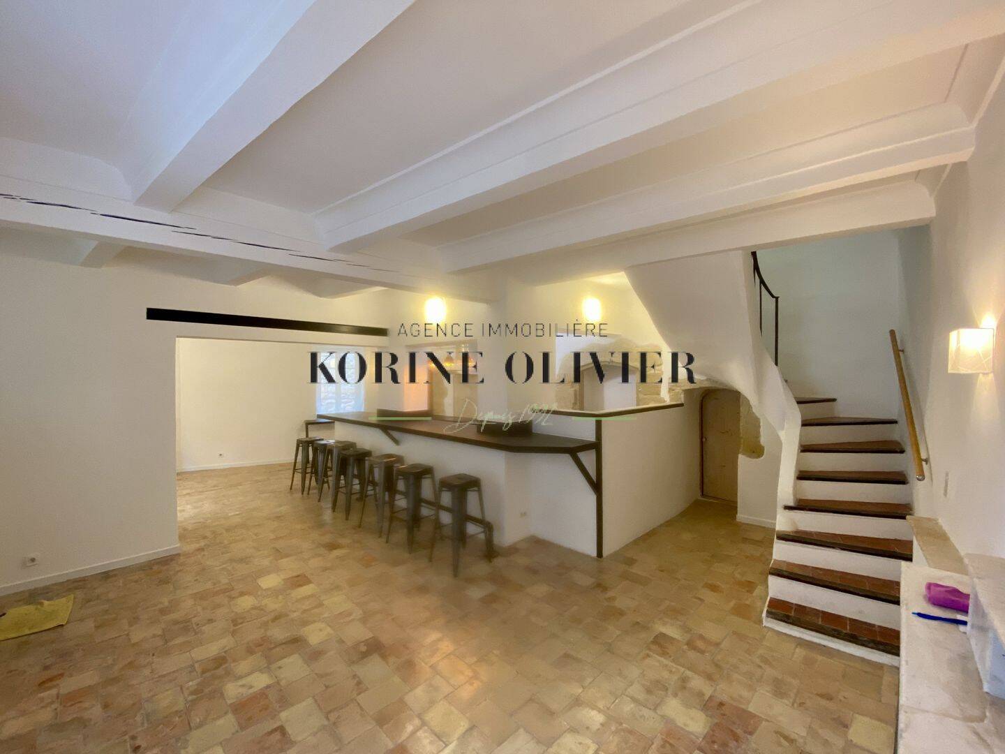 Maison 8 pièces 250 m² · à Lauris · 250 m² · 495 000 €