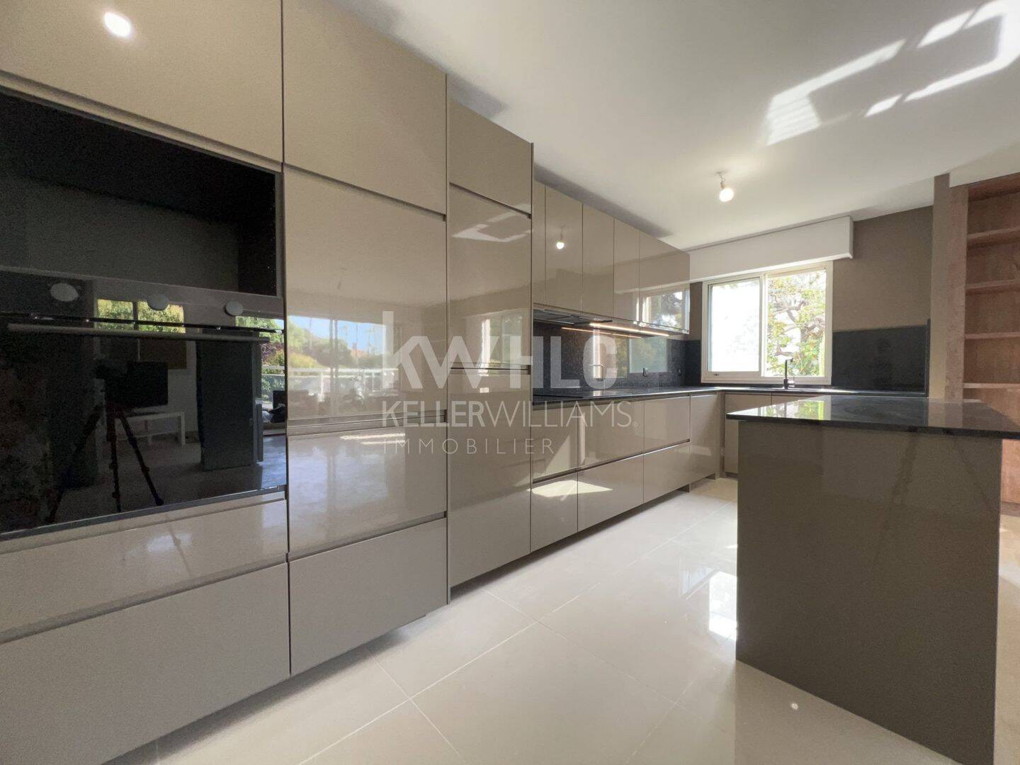 Appartement 4 pièces 94 m² · à Cannes · 94,2 m² · 649 000 €