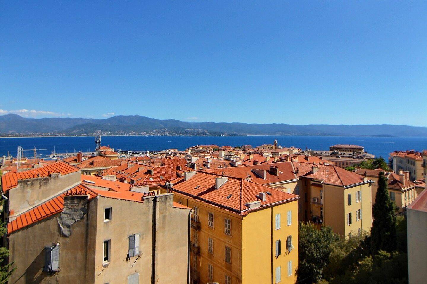 Appartement 4 pièces 90 m² · à Ajaccio · 90 m² · 1 412 €/mois