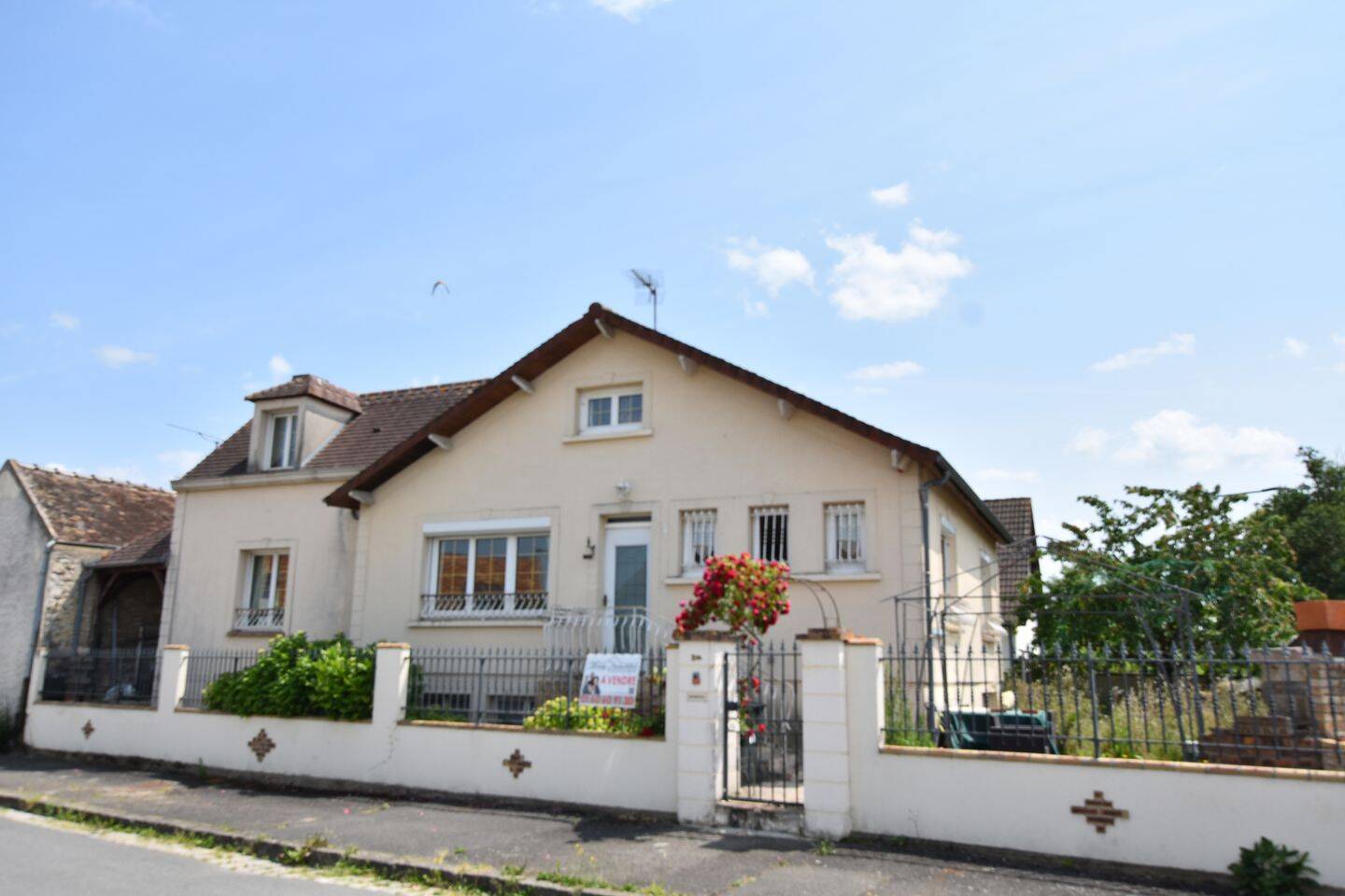 Maison 5 pièces 110 m² · à Réau · 110 m² · 232 000 €