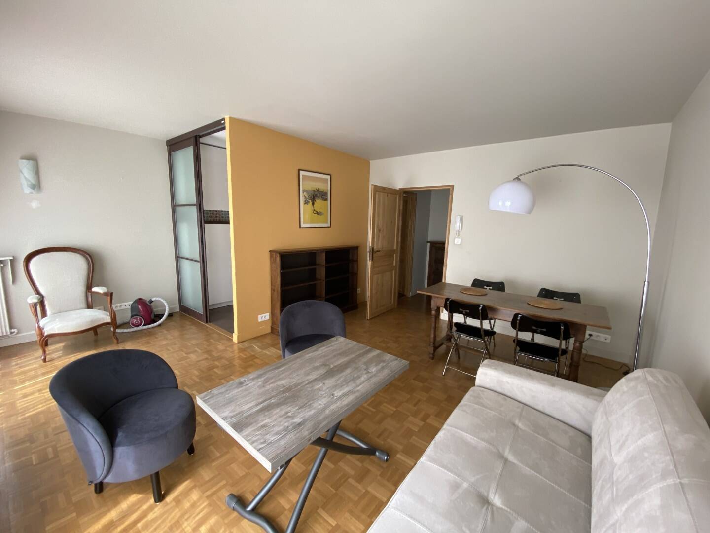 Appartement 3 pièces 50 m² · à Paris 7ème Arrondissement · 49,7 m² · 2 163 €/mois