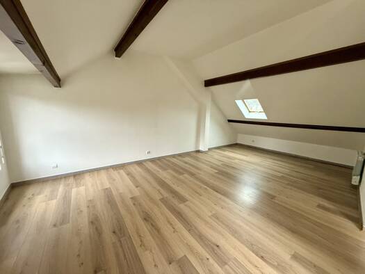 Appartement à vendre 153 700 € 2 pièces 1 chambre 45,6 m² Étage 2/2 Meulan-en-Yvelines 78250