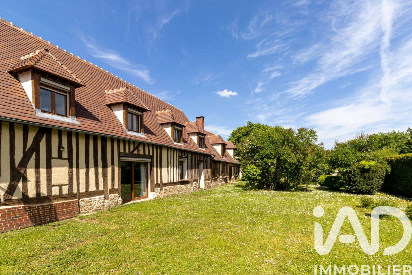 Maison 8 pièces 210 m² · à Arnières-sur-Iton · 210 m² · 339 000 €