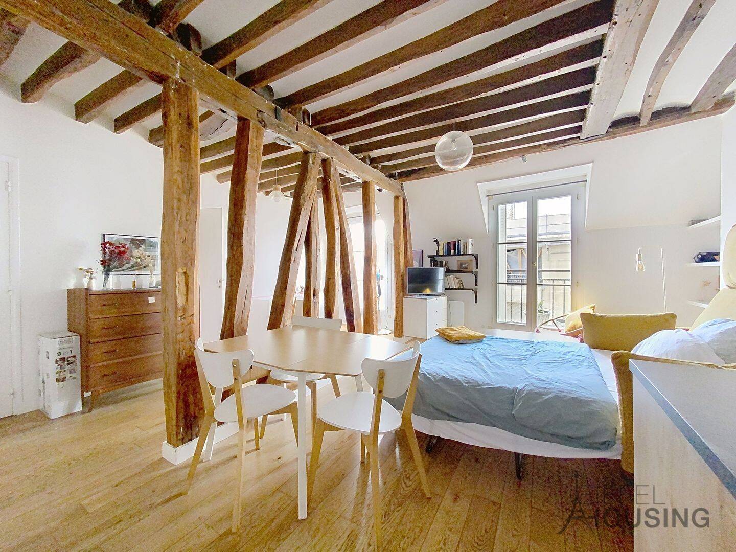 Appartement 2 pièces 48 m² · à Paris 10ème Arrondissement · 48 m² · 2 250 €
