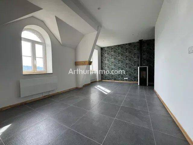 Appartement 5 pièces 98 m² · à Lons-le-Saunier · 98 m² · 890 €