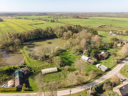 Terrain constructible viabilisé à vendre 179 900 € 11 796 m² de terrain Saint-Vincent-des-Landes 44590