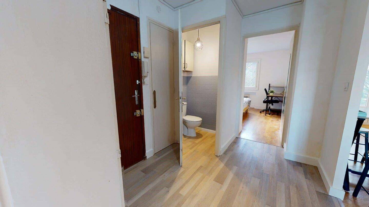Room in Rue Victor Basch, Villeurbanne for 88 m² with 5 bedrooms — 11