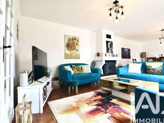 Maison de plain-pied à vendre 184 000 € 4 pièces 2 chambres 92 m² 2 693 m² de terrain Montayral 47500