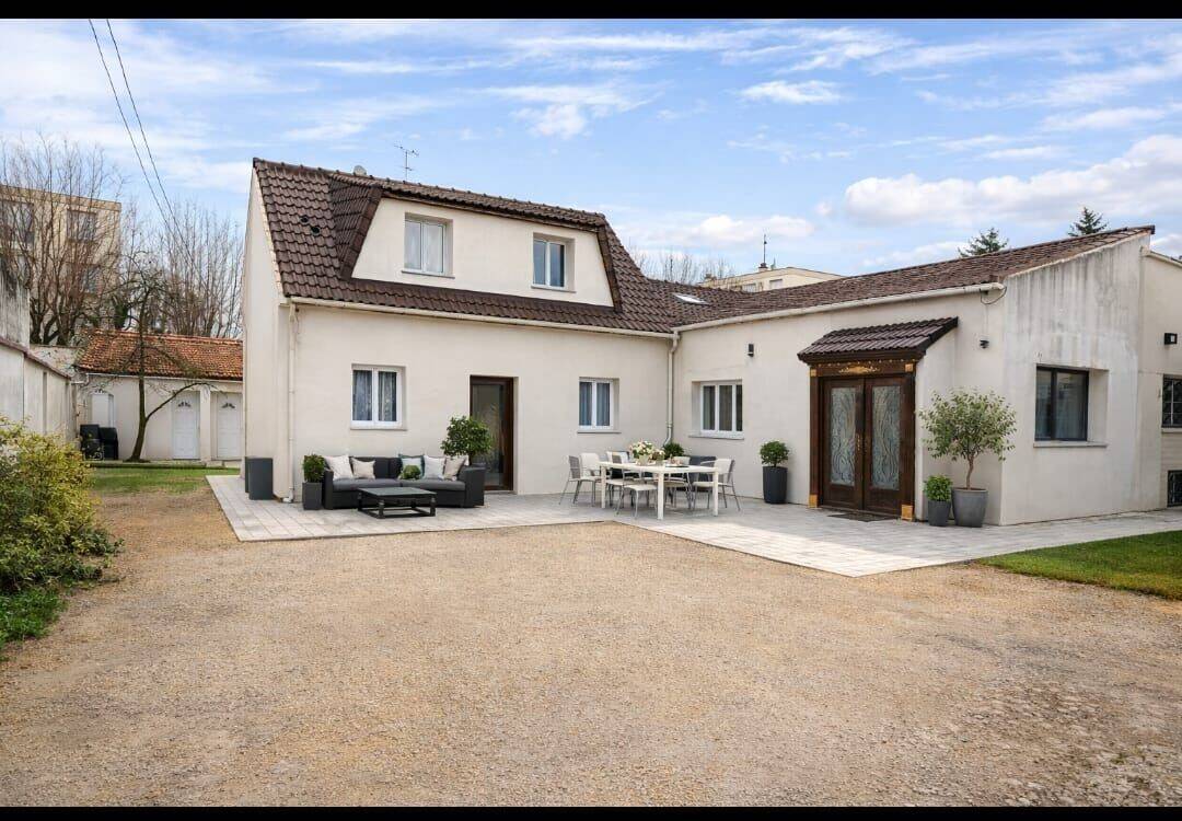 Maison 8 pièces 165 m² · à Bobigny · 165,5 m² · 818 000 €