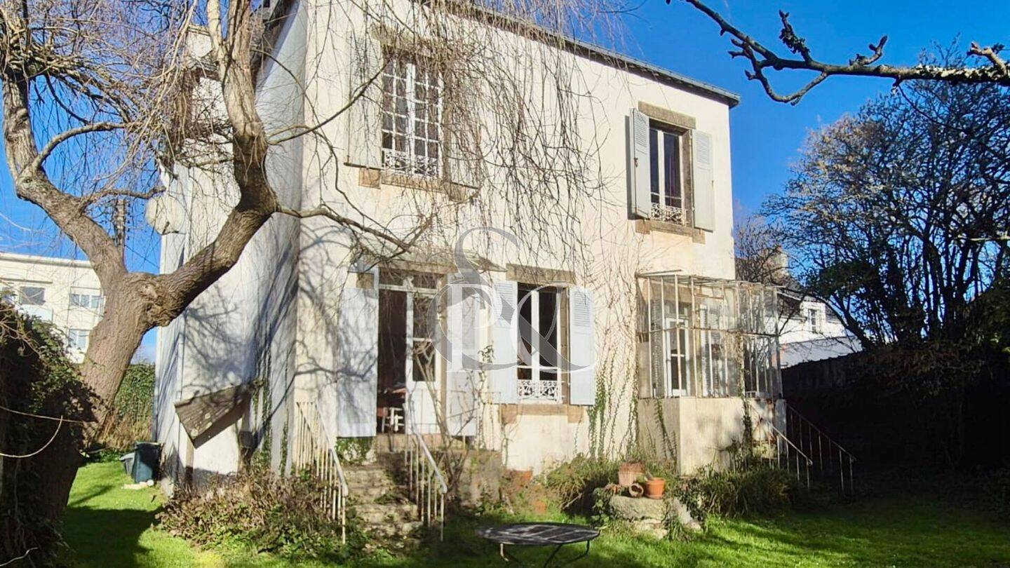 Maison 9 pièces 197 m² · à Hennebont · 197 m² · 395 000 €