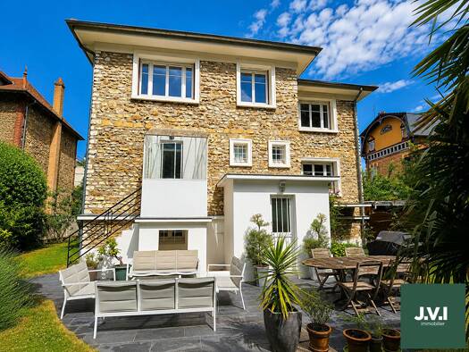 Maison à vendre 949 000 € 7 pièces 4 chambres 210 m² 548 m² de terrain Bas Montmorency Centre Montmorency 95160