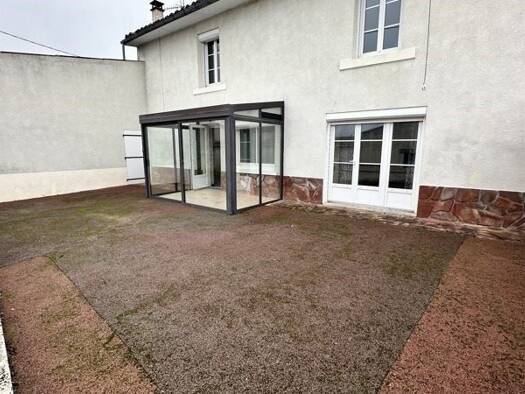 Maison à vendre 139 320 € 3 pièces 2 chambres 99 m² 296 m² de terrain Auzay 85200