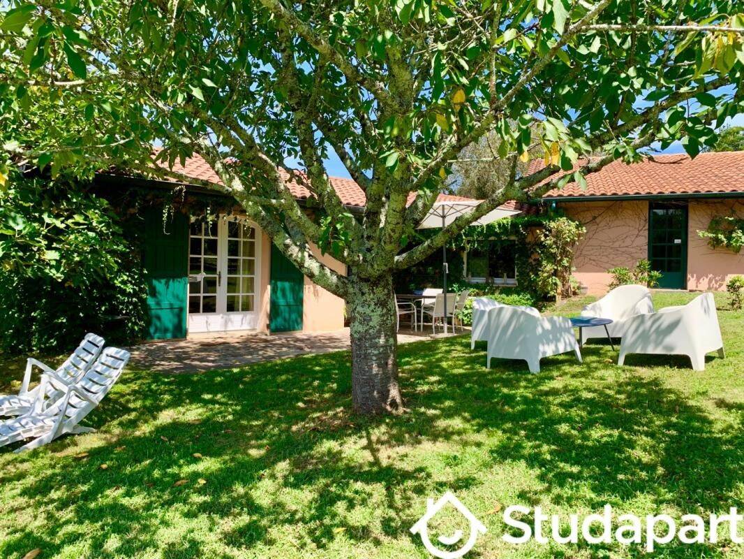 Maison 3 pièces 100 m² · à Ustaritz · 100 m² · 1 200 €