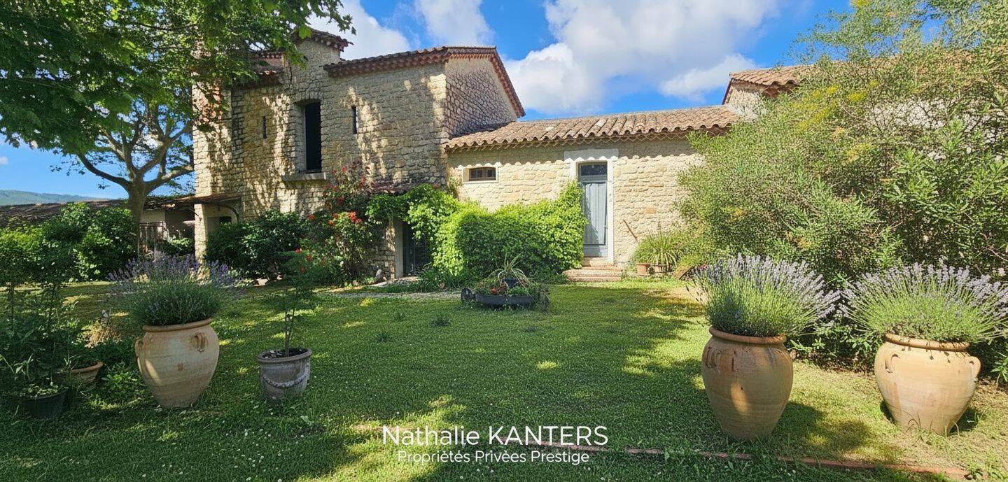 Maison 15 pièces 345 m² · à Solliès-Pont · 345 m² · 1 290 000 €