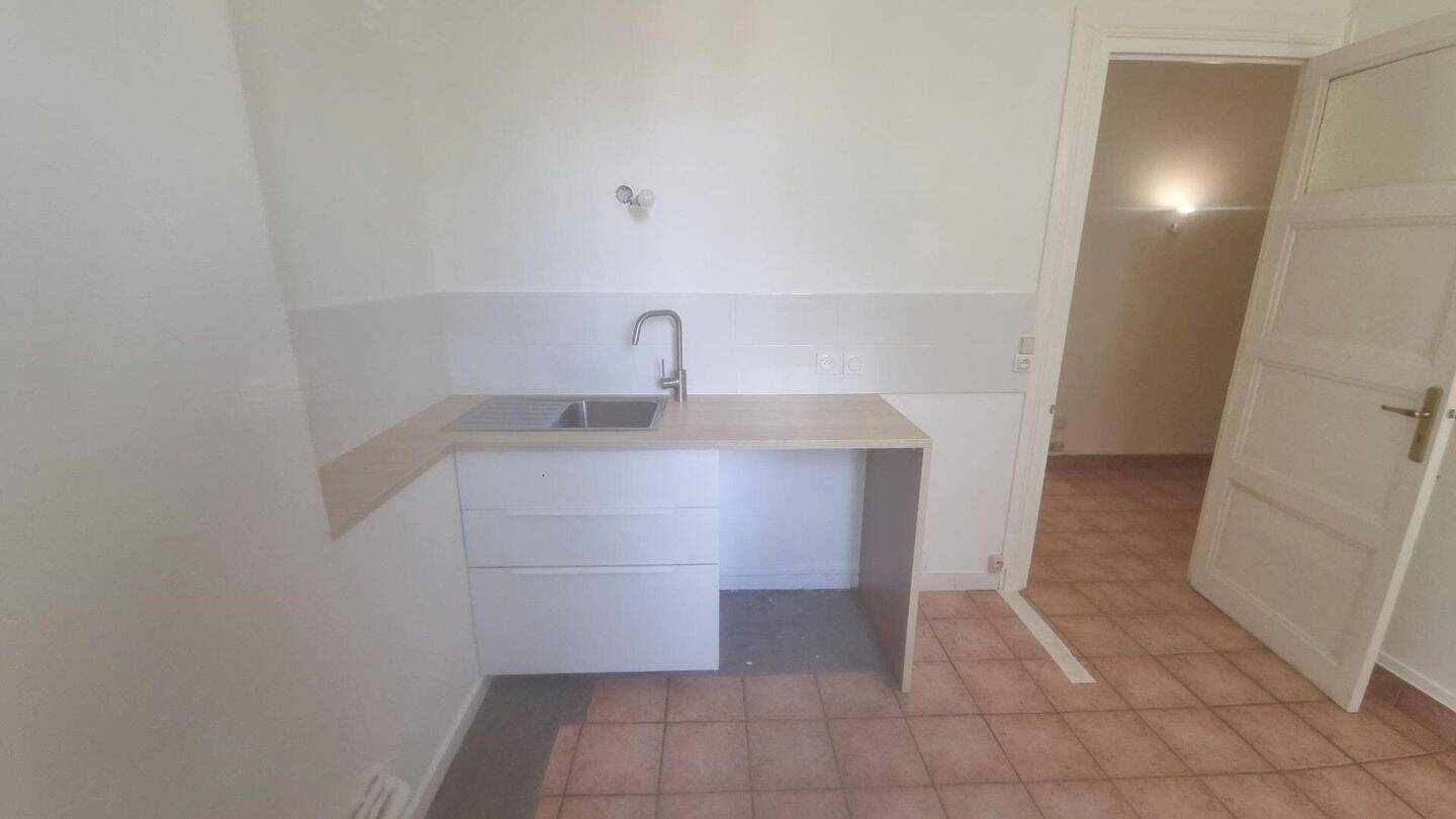 Appartement 1 pièce 40 m² · à Lyon 8ème Arrondissement · 40,4 m² · 695 €