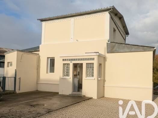 Immeuble à vendre 162 000 € 113 m² Charmes 02800