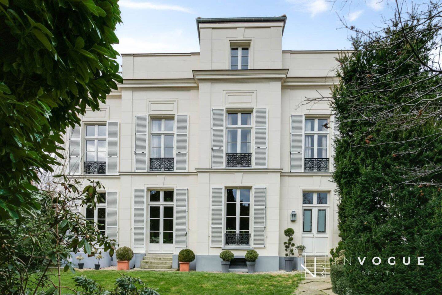 Maison 10 pièces 290 m² · à Montfort-l'Amaury · 290 m² · 1 386 000 €