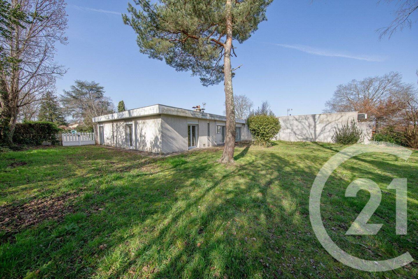 Maison 6 pièces 122 m² · à Saint-Médard-en-Jalles · 122,3 m² · 414 000 €