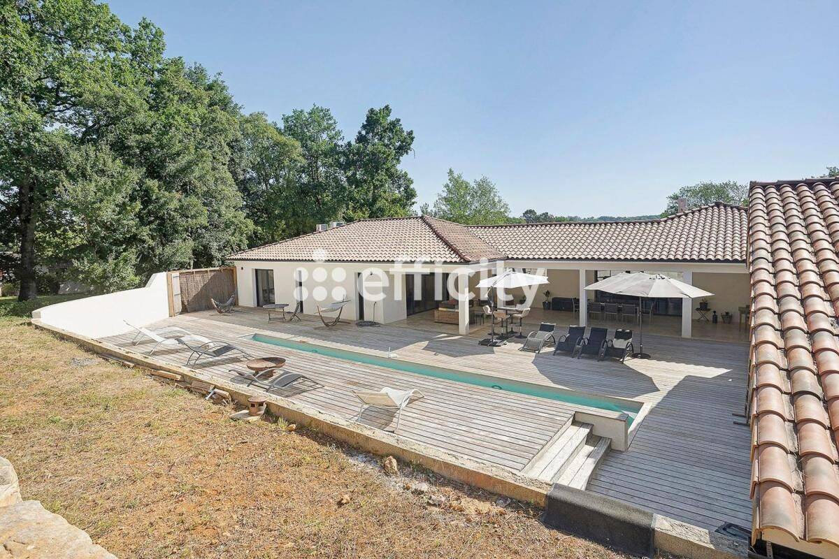 Maison 7 pièces 250 m² · à Beleymas · 250 m² · 742 000 €