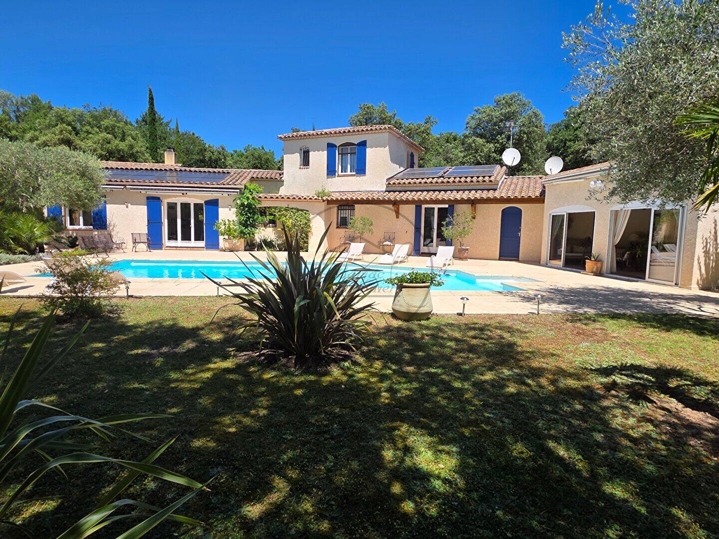 Maison 5 pièces 170 m² · à Barjac · 169,7 m² · 598 000 €