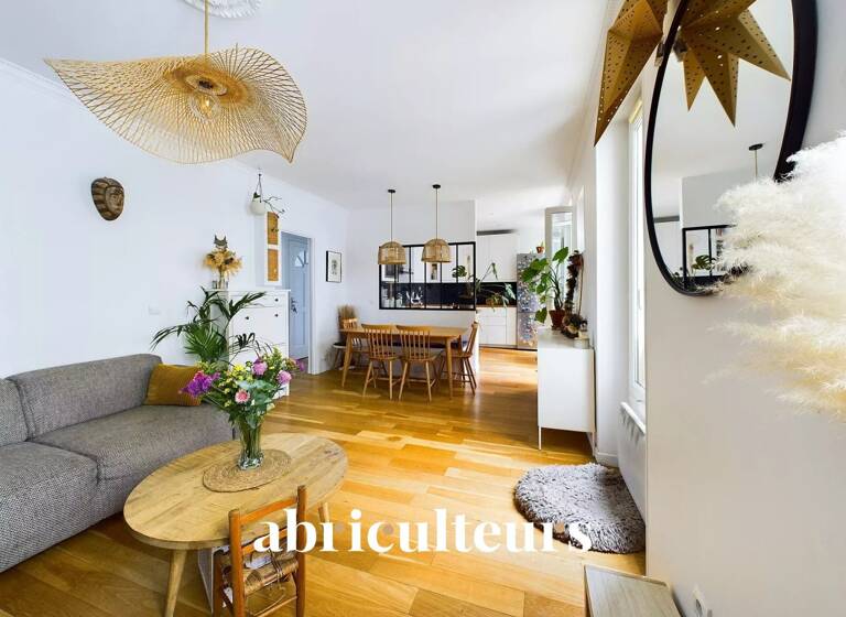 Duplex à vendre 657 000 € 5 pièces 3<br/>chambres 102,8 m²<br/>superficie 1/2<br/>étage Carnot Gambetta Suresnes 92150