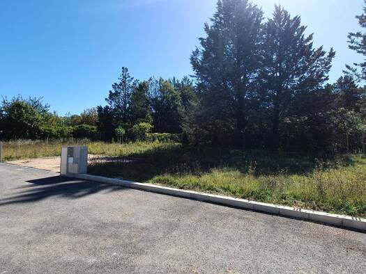 Terrain constructible viabilisé à vendre 252 000 € 582 m² de terrain Peynier 13790