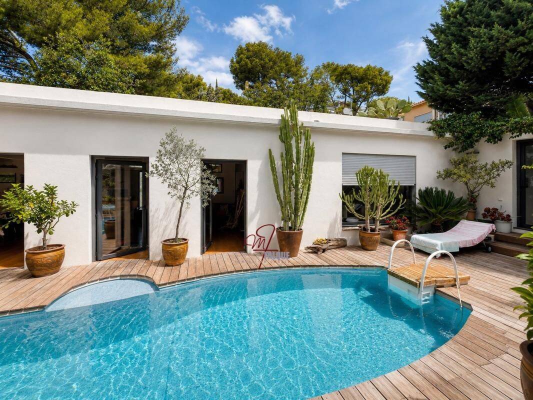 Maison 4 pièces 216 m² · à Cassis · 216 m² · 1 270 000 €