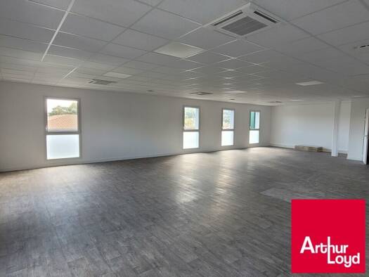 Espace bureau à louer 1 950 € 114 m² de bureaux divisible jusqu'à 114 m² Saint-Jean-de-Luz 64500