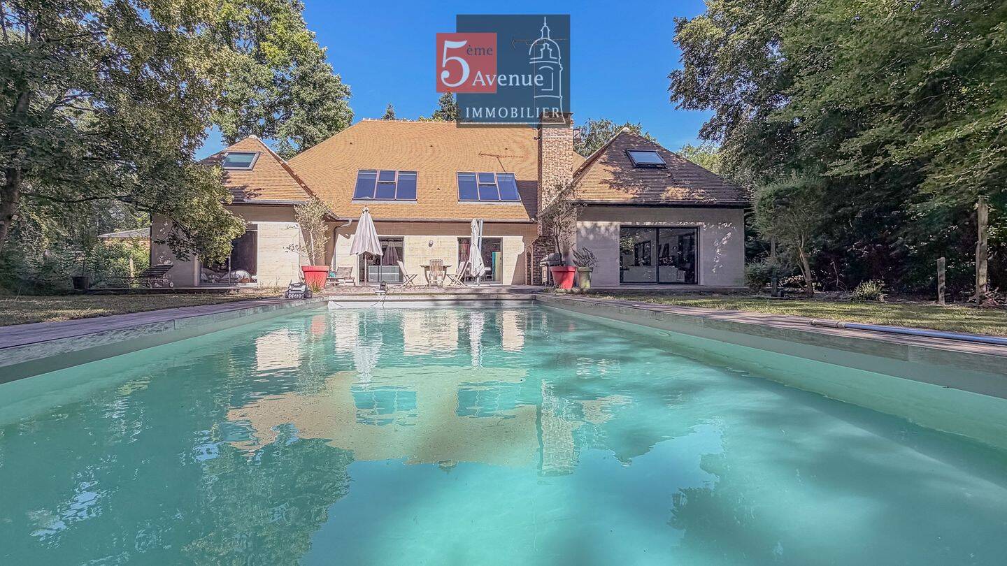 Maison 8 pièces 400 m² · à Lamorlaye · 400 m² · 1 499 000 €