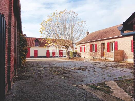 Maison à vendre 299 000 € 12 pièces 6 chambres 244 m² 2 300 m² de terrain Aubin-Saint-Vaast 62140