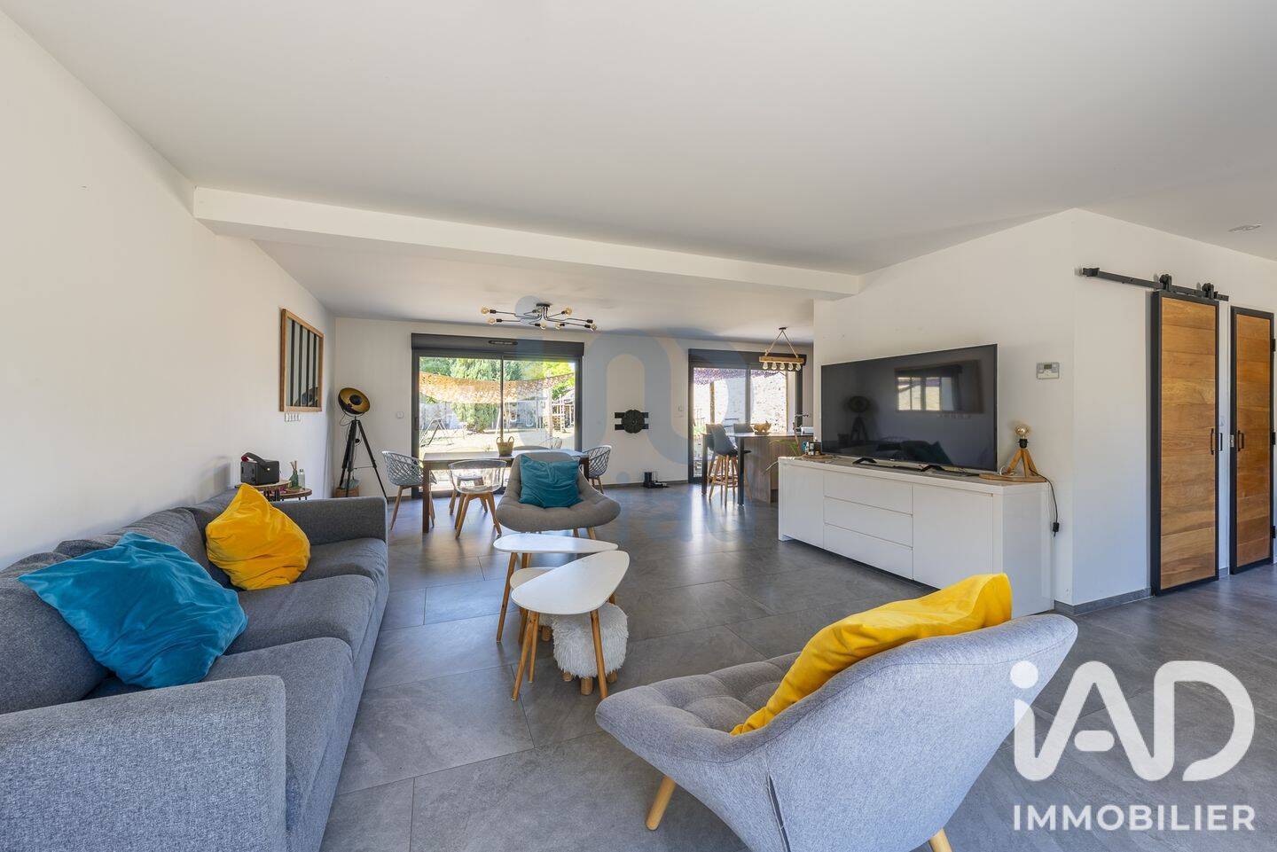 Maison 5 pièces 127 m² · à Fleury-en-Bière · 126,7 m² · 475 000 €