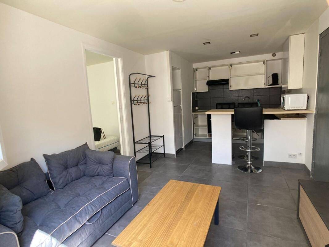 Appartement 2 pièces 30 m² · à Nîmes · 29,9 m² · 571 €