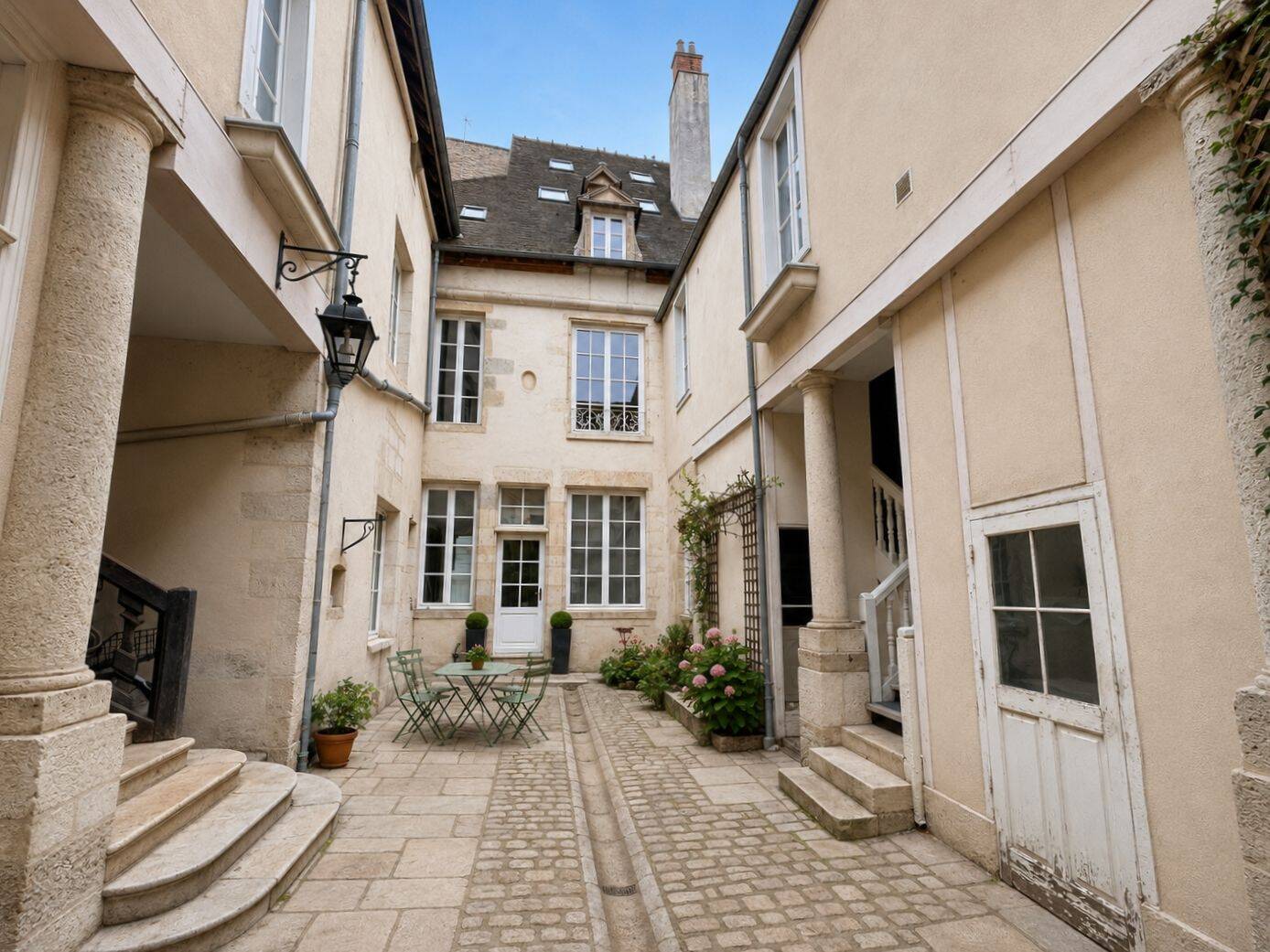 Appartement 5 pièces 144 m² · à Beaune · 144,3 m² · 549 000 €