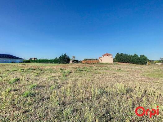 Terrain constructible à vendre 45 000 € 5 140 m² de terrain Saint-Victor 03410