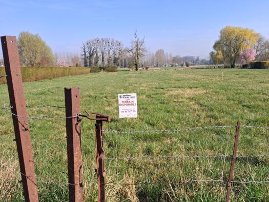 Terrain constructible à vendre 83 000 € 843 m² de terrain Prouzel 80160