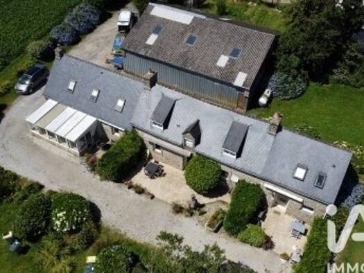 Maison à vendre 485 000 € 11 pièces 6 chambres 180 m² 2 660 m² de terrain Plonévez-Porzay 29550