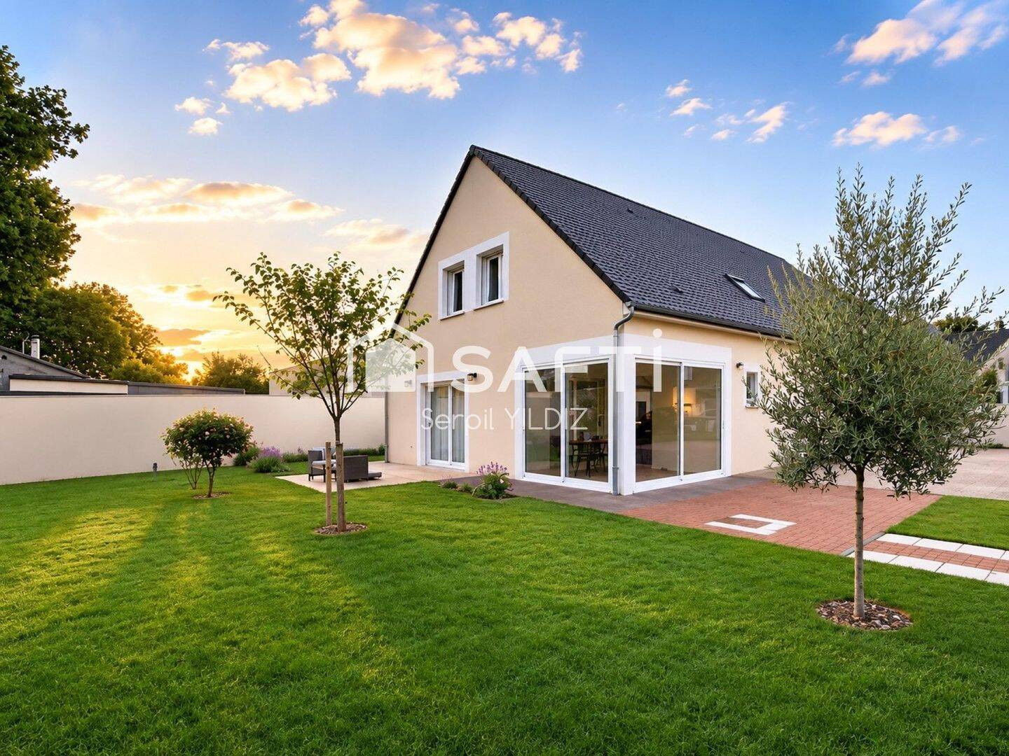 Maison 8 pièces 209 m² · à Joué-lès-Tours · 209 m² · 369 000 €